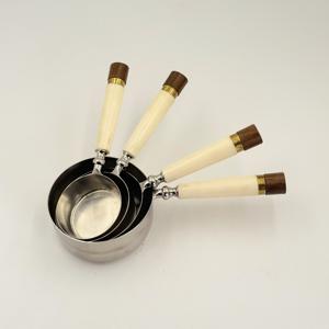 Utensilios de Medición de Cocina, Tazas y Cucharas Medidoras de Acero Inoxidable, Juego de Cuatro Piezas de Cucharas y Tazas Medidoras con Mango de Resina - Product Image 4