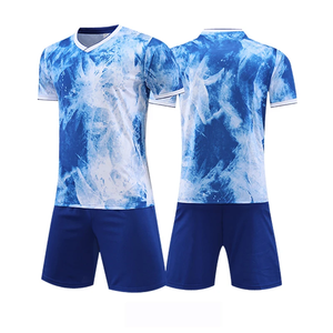 Maillot de football sportif pour hommes en polyester bleu personnalisé kit complet d'uniformes de football respirant - Product Image 2