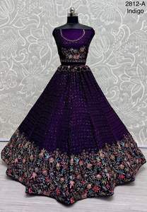 Belle Robe Incroyable Chinnon Lehenga Choli & Dupatta Avec Multi Fil Zari Séquence Fantaisie Broderie Travail Fournisseur En Gros - Product Image 3