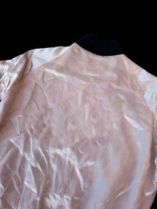 OEM Venta caliente personalizado de las mujeres de satén Bomber Letterman béisbol Varsity negro verde águilas chaqueta de satén para las mujeres ropa casual - Product Image 4