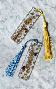 Marcapáginas Decorativos de Resina Art Deco Transparentes Únicos con Flores Secas Reales y Borlas para Mujer - Product Image 6