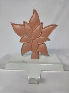 RTS Porte-bas de Noël en métal moderne décorations de cheminée élégantes avec support robuste parfait pour les présentoirs de bas de fête - Product Image 4