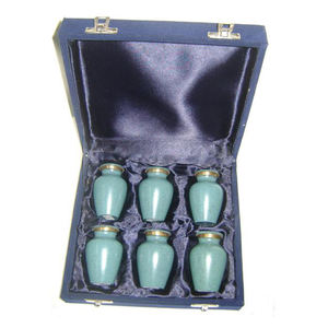 Urnas funerarias de latón, Mini urna de recuerdo de cenizas, artesanía india, color azul brillante, a precio barato - Product Image 1