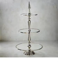 Support à gâteau à 3 étages en métal au design attrayant, finition nickel argenté, design classique, fait à la main, personnalisé pour la décoration à domicile et au restaurant