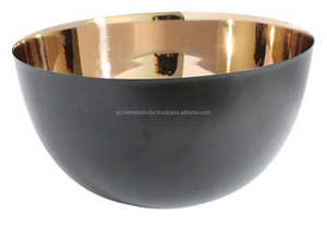 Tazones para servir frutas en acero inoxidable con acabado elegante Ideal para accesorios de cocina elegantes y presentación de comida elegante - Product Image 2