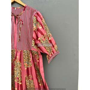 Robe midi 100 % coton imprimé tigre, style féminin et coquin, coupe bouffante au genou, idéale pour les soirées, les sorties en club, les vacances et les célébrations. - Product Image 2