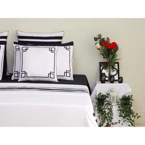 ชุดเครื่องนอนโอสเตอร์คิงไซส์ สะดวกสบายและมีสไตล์ - Product Image 1