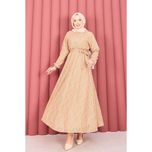Robe Hijab en Dentelle Texturée Camel avec Ceinture Amovible, Motif Floral, Modeste et Basique pour Usage Quotidien Islamique, Taille Naturelle Droite pour l'Été - Product Image 6