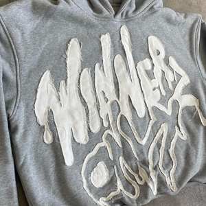 Écusson Applique Personnalisé Broderie en Détresse Sweat à Capuche Streetwear Vintage Lavé Boxy Crop Ourlet Brut Sweat à Capuche pour Homme - Product Image 2