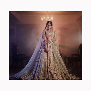 Georgette brodée et soie Lehenga Choli vêtements de fête et de mariage indiens et pakistanais conçus pour la vente - Product Image 6