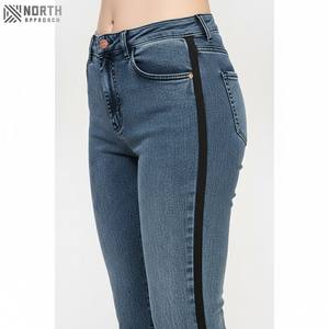 Nouveauté 2025 Jeans en denim pour femmes sur mesure Respirant Décontracté Taille mi-haute Motif 3D Coupe droite - Product Image 4