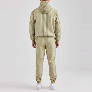 Ensemble de survêtement de sport de haute qualité en nylon 100% solide pour l'hiver, avec piping personnalisé, survêtement pour hommes, impression de logo personnalisée - Product Image 4