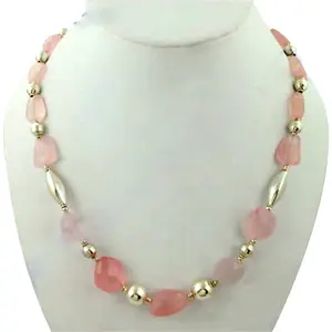 Collier vintage pour femme avec plaqué or, perles de quartz rose et perles, chaîne religieuse en laiton et cuivre pour les fêtes ou les cadeaux - Product Image 1
