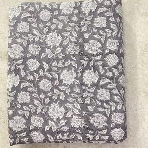 Tela de algodón étnico indio hecho a mano acolchado flor impresa bloque de mano confección columpio suelto correr tejido a mano de La India - Product Image 1