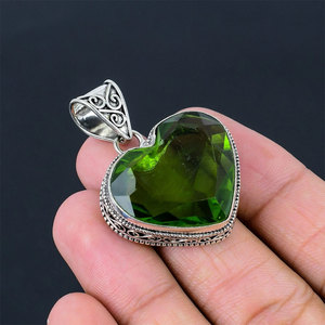 Pendentif unique à fermoir en pierre d'hydro peridot en forme de cœur en laiton 15 mm pour prix de gros & MANGALMAY CORPORATION - Product Image 2
