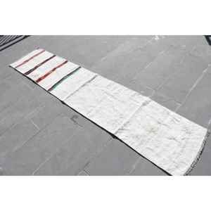 Alfombra Vintage de 1.7x8.8 pies, Alfombra Turca Blanca con Diseño de Patchwork - Product Image 1