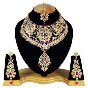 Bijoux faits à la main de style antique avec collier en zircon, boucles d'oreilles, ensemble Maang Tikka plaqué or pour mariage, fiançailles, fête - Product Image 1