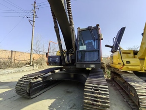 Excavatrice Volvo EC300DL en bon état Grande pelle hydraulique sur chenilles avec moteur central et composants de roulement à vendre - Product Image 5