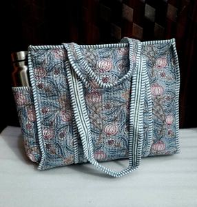 Sac fourre-tout à bandoulière longue en coton indien imprimé à la main, fait à la main, matelassé, pour le shopping et le transport - Product Image 4