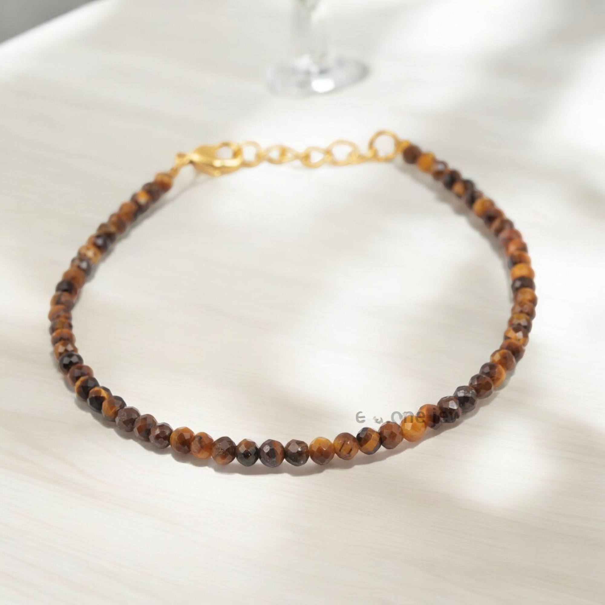 สีน้ำตาล