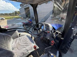 Tracteur à cabine automatique LOVOL M554 TB-2 55 ch 4 roues motrices avec chargeur frontal, pompe essentielle, engrenage moteur, boîte de vitesses, roulement moteur - Product Image 5