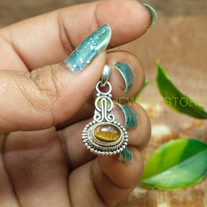 Colgante Hecho a Mano de Plata de Ley 925 con Piedra Preciosa de Ojo de Tigre Dorado Natural, Joyería Étnica Vintage Boho con Borde de Cuentas para Mujeres y Hombres - Product Image 4