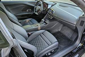 2022 R8 V10 Performance Coupé Quattro 602 ch V10, transmission intégrale, très bien équipé - Product Image 4