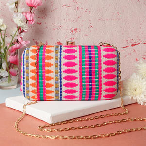 Pochettes à broder en gros pochettes pour femmes en vrac faveurs de mariage indien sac à main pour femmes brutes au prix le moins cher par LUXURY CRAFTS - Product Image 4