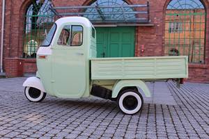 Tricycle cargo électrique vert à trois roues, véhicule utilitaire fermé, transport léger, usage commercial, 60V - Product Image 4