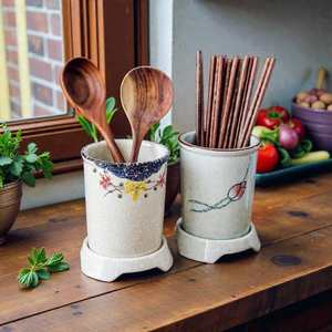 ที่ใส่เครื่องครัวเซรามิกทำมือ |   อุปกรณ์ครัวและโถเก็บช้อน |   ของตกแต่งเคาน์เตอร์ที่หรูหรา - Product Image 1