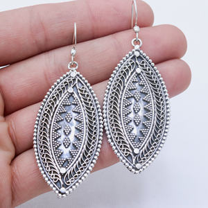 Vente en gros de boucles d'oreilles bohème en argent sterling 925 bijoux en forme de feuille antique de style traditionnel pour femmes - Product Image 6
