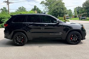 Jeep Grand Cherokee SRT 2017 d'occasion en excellent état - Product Image 3