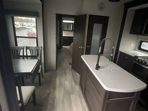 Occasion 2023 C-o-a-c-h-m-e-n B-r-o-o-k-s-t-o-n-e 344F-L - Product Image 5