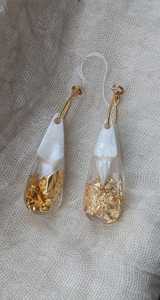 Pendientes de mujer de joyería de moda de calidad estándar hechos de resina pendiente de boda a precio de exportación - Product Image 4