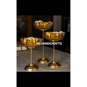 Bol Urli Lotus de 12 pouces avec support pour mariages, motif végétal - Product Image 2