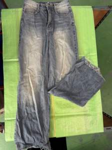 Vêtements d'occasion : Pantalon pattes d'éléphant / Jean large pour adulte - Product Image 3