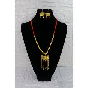 Collier pendentif ethnique musulman fait main avec fil rouge, perles dorées traditionnelles plaquées or, chaîne plaquée or - Product Image 2