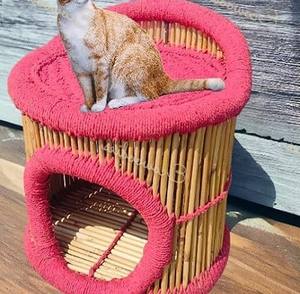 Chaise de couchage surélevée bambou osier confortable rond rotin pouf lit pour animaux de compagnie tissé à la main moderne Style classique pouf pour chiens - Product Image 1