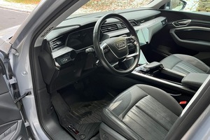 Audi e-tron Premium Plus 2021, usado en buen estado - Product Image 3