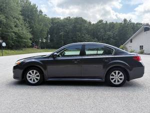 Prix bas Subaru Legacy 2011 2. 5 voitures d'occasion de qualité supérieure à vendre - Product Image 4