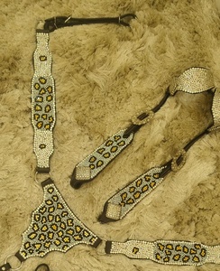 Conjunto de tachuelas de caballo ligeras de calidad superior Diseño occidental Headstall Breast Collar Tamaño completo con logotipo personalizado - Product Image 4