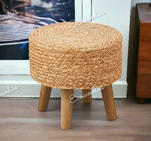 เก้าอี้ออตโตมานแบบถักด้วยมือพร้อมขาไม้ออตโตมันขนาดเล็กสำหรับห้องนั่งเล่นห้องนอนห้องโถงคอนโซลฝังกระดูก - Product Image 1