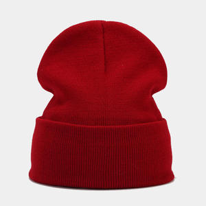Gorro de invierno unisex de punto personalizado estilo cubo gorro 100% algodón liso color sólido con etiqueta tejida - Product Image 4