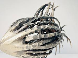 Figurine de poisson artistique en métal pièce maîtresse de table élégante pour salon bureau fête cadeau affichage utilisation décorative - Product Image 4