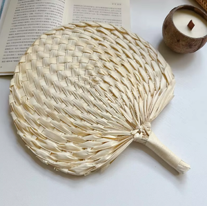 พัดลมทอด้วยมือสำหรับงานแต่งงานงานปาร์ตี้ของขวัญส่งเสริมการขายใบปาล์มธรรมชาติเป็นมิตรกับสิ่งแวดล้อม - Product Image 1