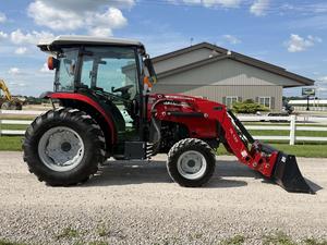 Tracteur agricole d'occasion Massey Ferguson 55 CV 4x4 à transmission par engrenages - Product Image 4