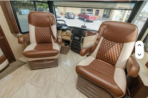 SUV d'occasion American Coach Revolution 39A 2016, conduite à gauche, 50001-75000 milles, 200-250 ch - Product Image 4