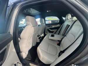 D'occasion Clean 2022 Jagua-r xf P250 R-Dynamic SE Sedan 4D - Product Image 3