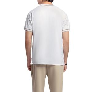 ผู้ผลิตเสื้อผ้าแบบ OEM/ODM เสื้อยืดทรงปกติสำหรับฤดูร้อน เสื้อผ้าแฟชั่นสำหรับกิจกรรมกลางแจ้ง ผ้าไหม/ผ้าฝ้าย เสื้อยืดเนื้อหนัก 220 กรัม - Product Image 3