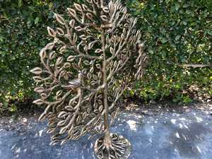 Árbol de latón abstracto, Decoración de mesa de metal, estilo de decoración para el hogar y la fiesta de Arte Industrial, agrega un aspecto extra a tu espacio - Product Image 2